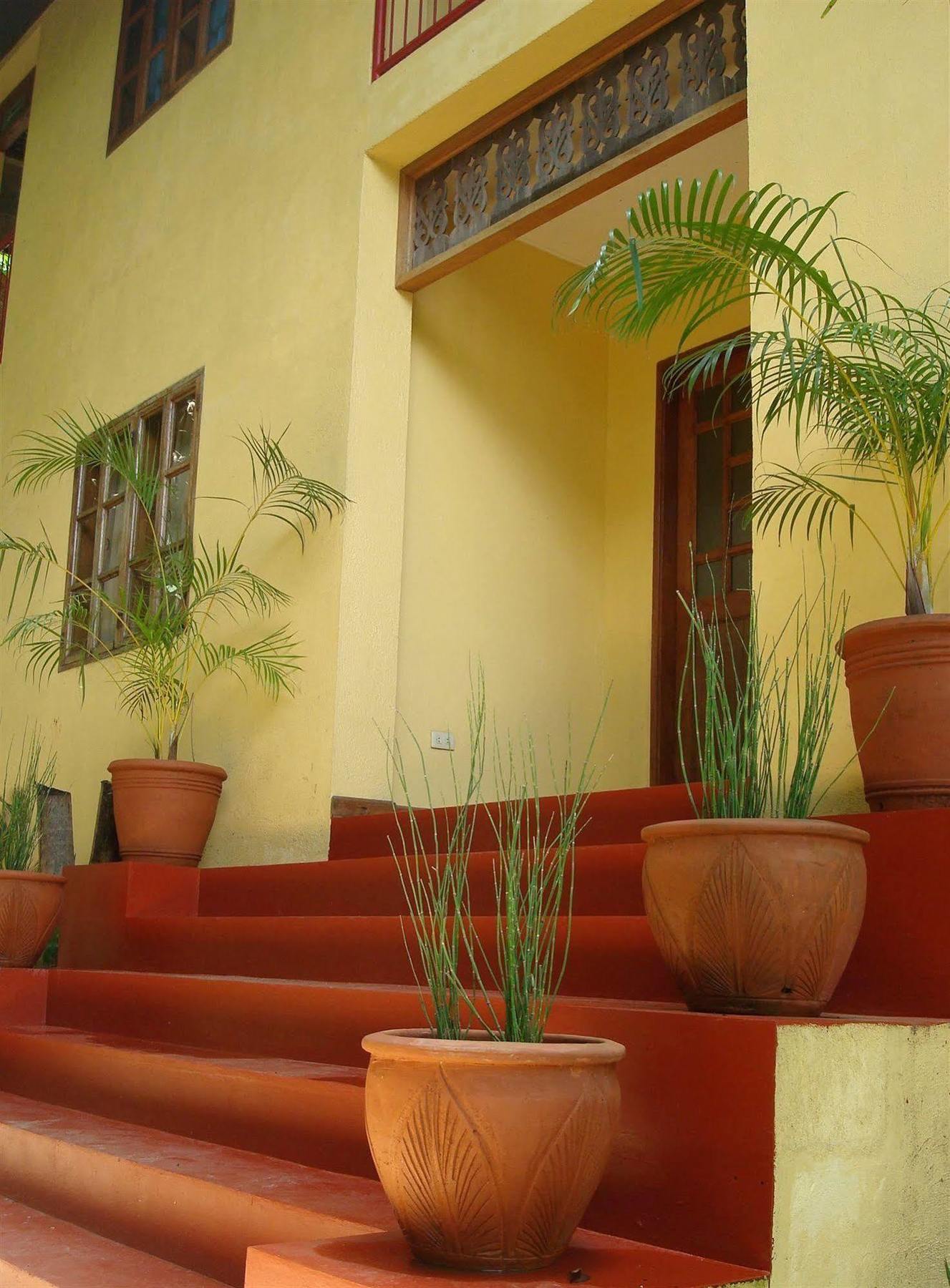 Sun Garden Hilltop Resort Manoc-Manoc Exterior foto